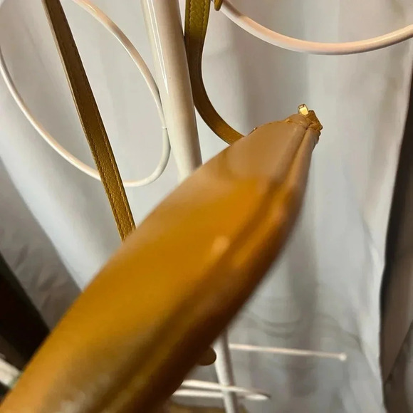 Lauren Ralph Lauren Mustard Pebbled Leather Crossbody Gold Hardware - Picture 9 of 12